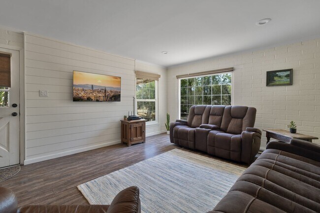 Building Photo - Quiet Desert Home - BONUS ROOM CONVERTING ...