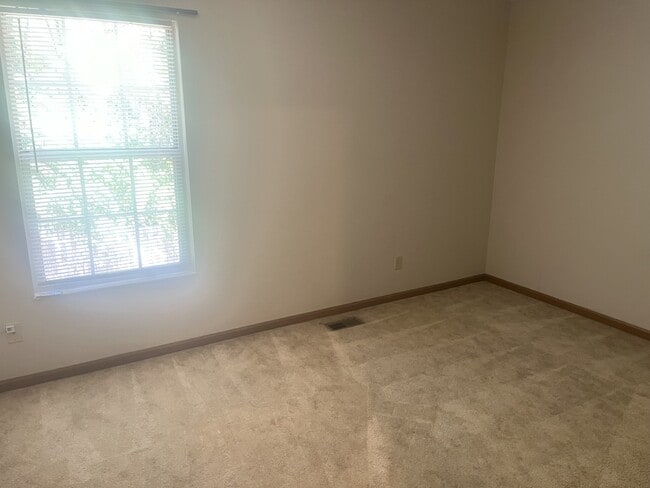 Building Photo - 3058 Colony Ln