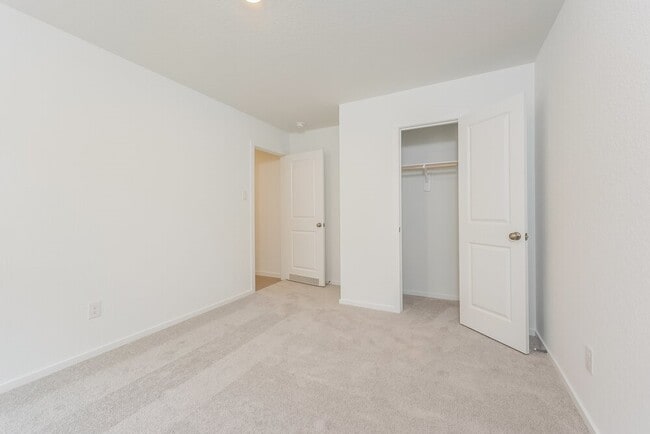 Building Photo - 1527 Crowson Rdg