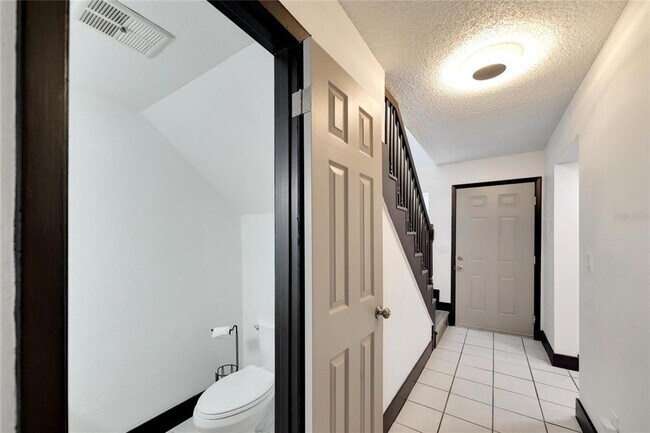 Building Photo - 6301 Newtown Cir