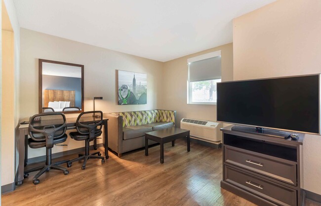 Building Photo - Furnished Studio-Miami - Airport - Doral -...