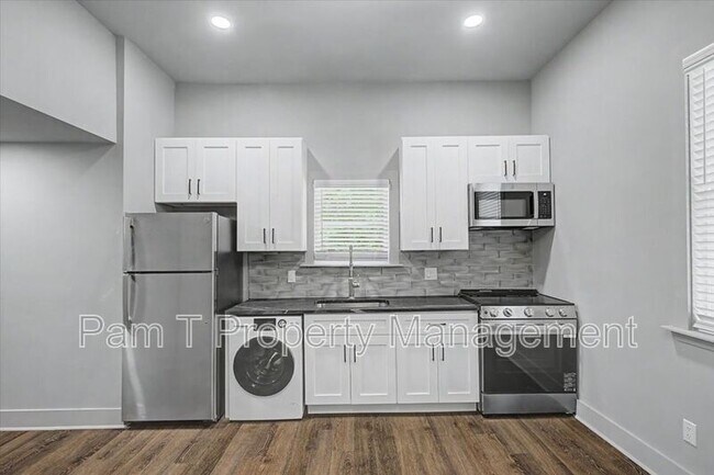 Building Photo - 638 E 37th St