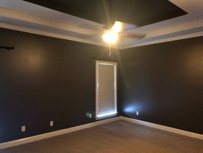 Building Photo - COMING SOON!Lovely home ready for your family! Bethel Park Subdivision