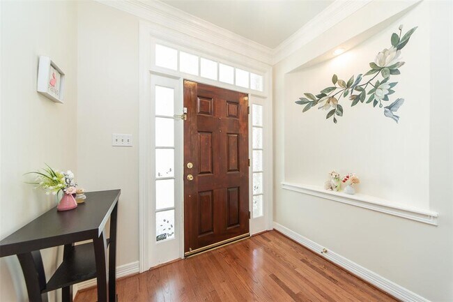 Building Photo - 5115 Fairmont St