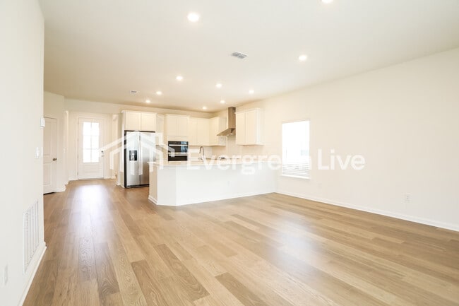 Building Photo - 3440 Americana Dr