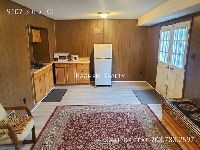 Building Photo - Spacious 1 Bedroom Basement Rental with Pr...
