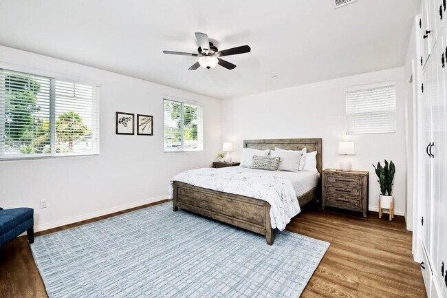 Building Photo - 541 San Dieguito Dr