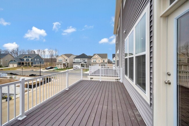 Building Photo - Close to everything!  Skyline at Embrey Mi...