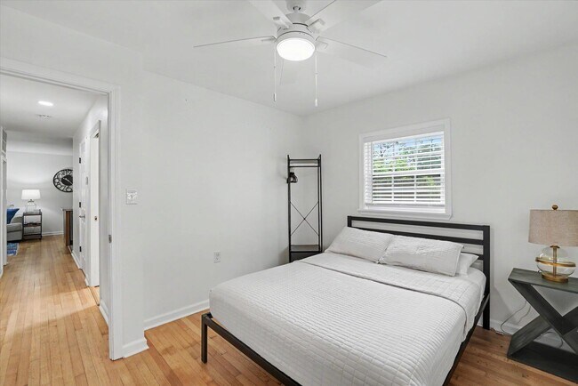 Building Photo - 713 Stafford St