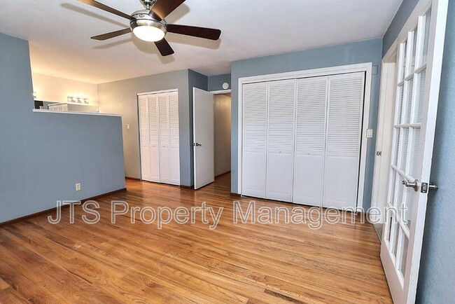 Building Photo - 2128 W La Loma Dr