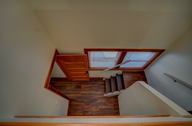 Building Photo - 1081 W 30th St