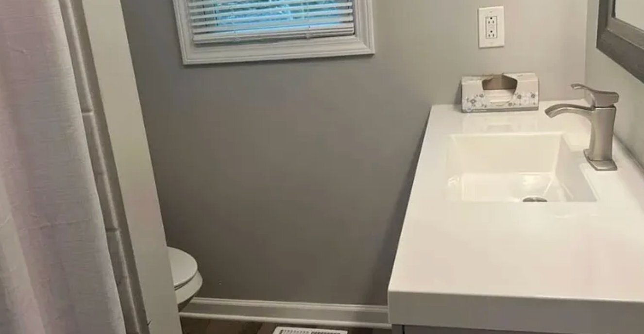 Building Photo - 3473 McKenzie Dr