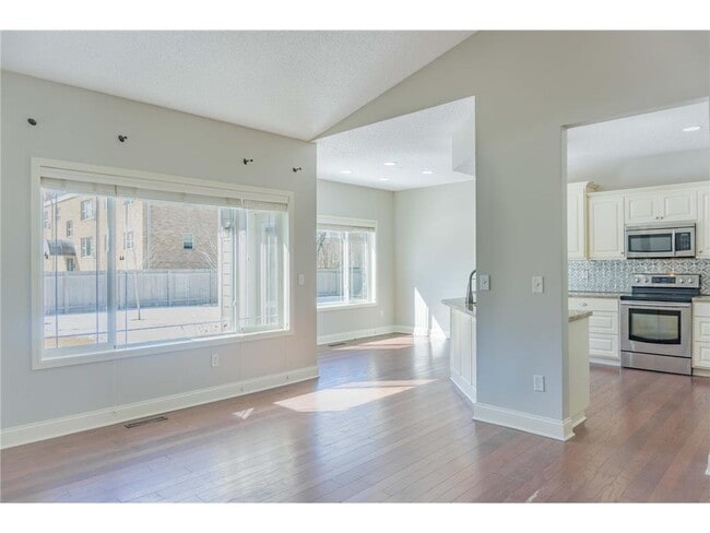 Building Photo - 1464 Ravoux Ln