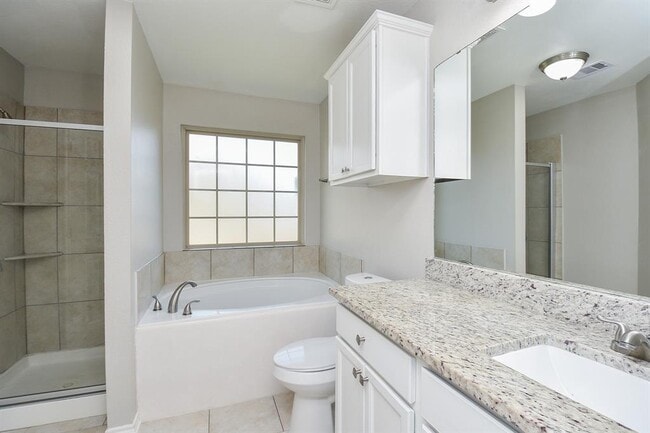 Building Photo - 946 Oak Falls Dr