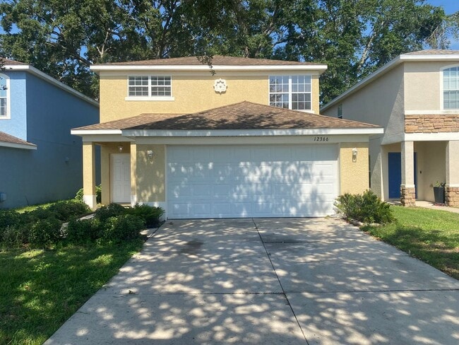 Primary Photo - Beautiful, Family & Pet Friendly, 2 Story,...