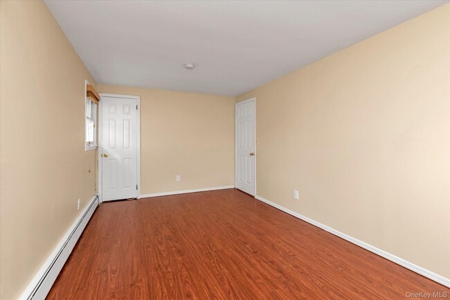 Building Photo - 13 7th St