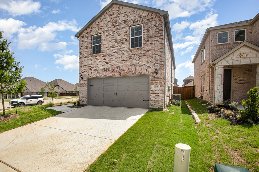 Building Photo - 345 Rosemoor Pl