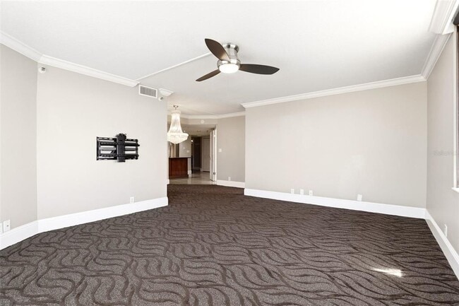 Building Photo - 400 E Colonial Dr