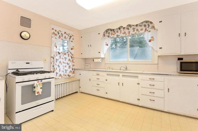 Building Photo - 3728 Brunswick Pike