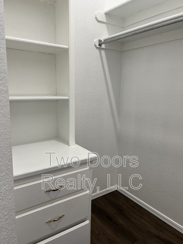 Building Photo - 9712 Grissom Dr