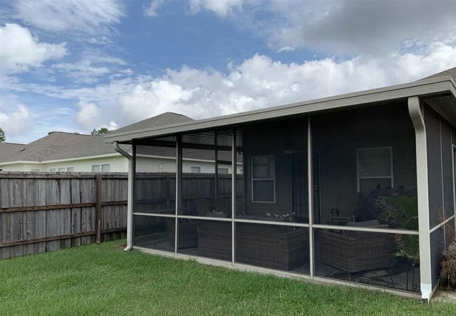 Building Photo - Luxurious 3 bedroom 2 bath home in the Hea...