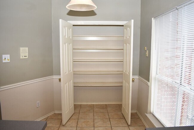 Building Photo - 4712 Birchbend Ln