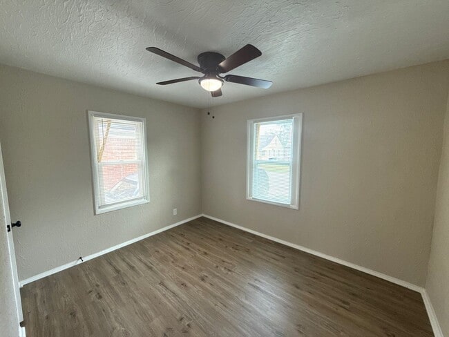 Building Photo - Fully Renovated 2-Bedroom Home – Move-In R...