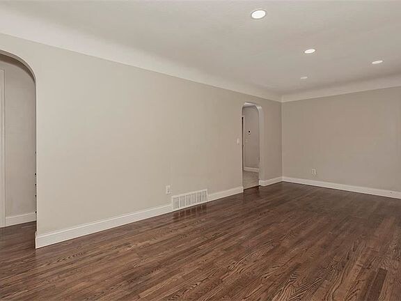 Building Photo - 10693 Beechwood Dr