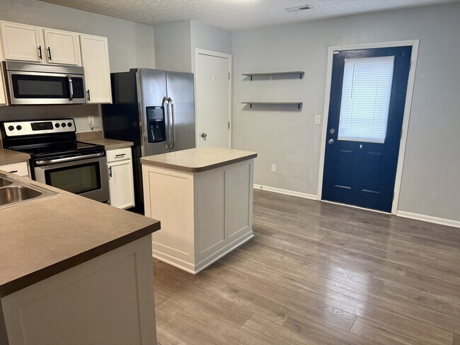 Building Photo - 4681 Grandover Dr