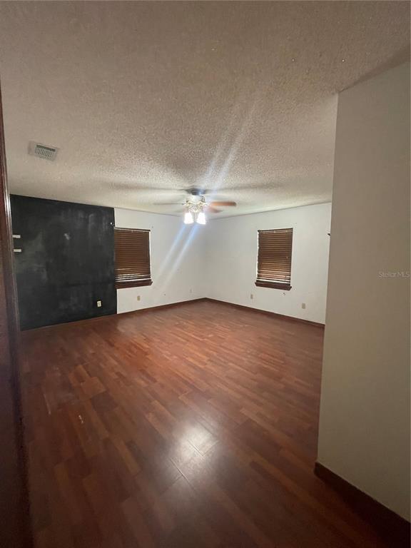Building Photo - 121 Sweet Gum Dr
