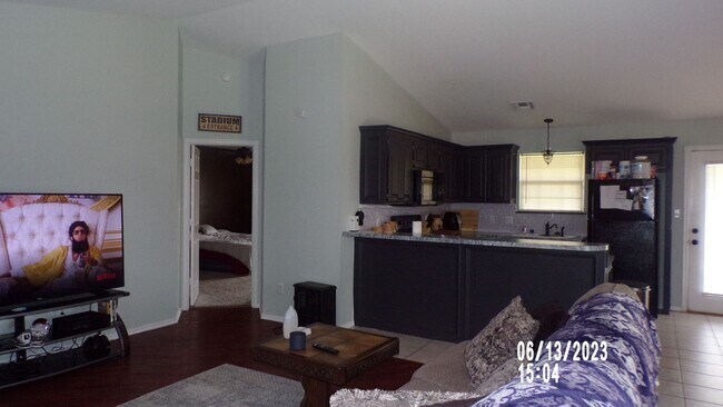 Building Photo - Pets Negotiable with Owner Approval!