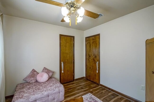 Building Photo - 131 Kingston Dr