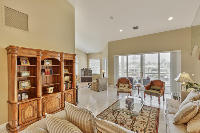 Building Photo - 392 Spyglass Way