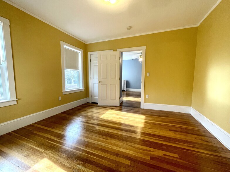 Building Photo - 15 Westbourne Rd