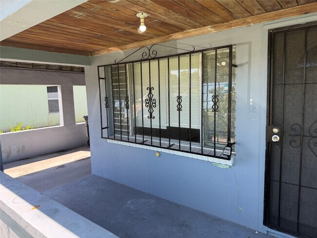 Building Photo - 703 N 17th St