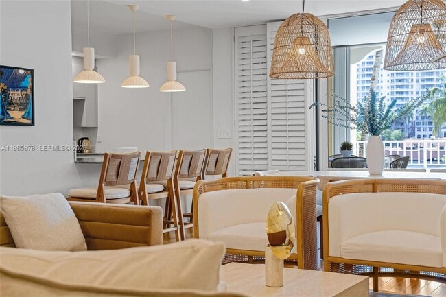 Building Photo - 725 Crandon Blvd