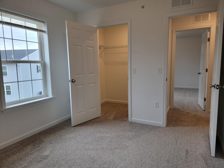 Building Photo - 149 Robert Cir