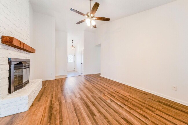 Building Photo - 2014 Balsam Way