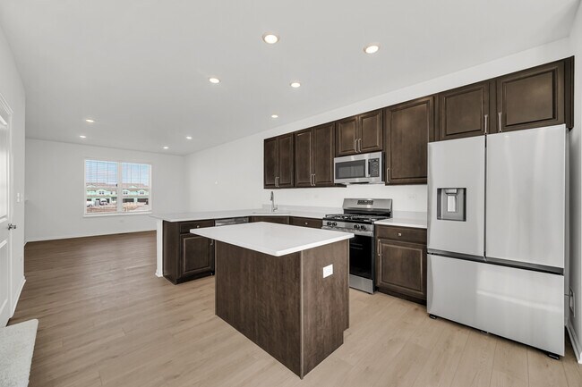 Building Photo - 25718 W Yorkshire Dr