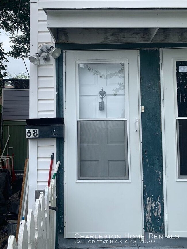 Primary Photo - 68 Lee St