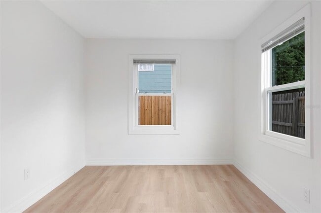 Building Photo - 4127 3rd Ave N