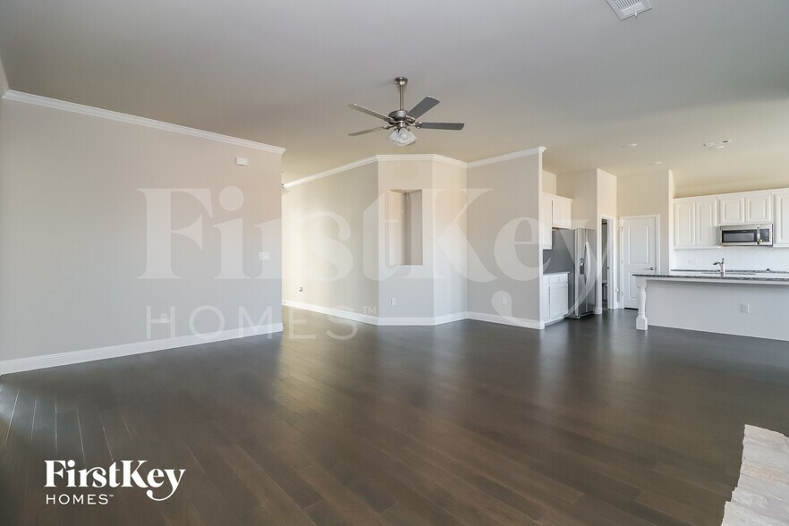Building Photo - 109 Independence Dr