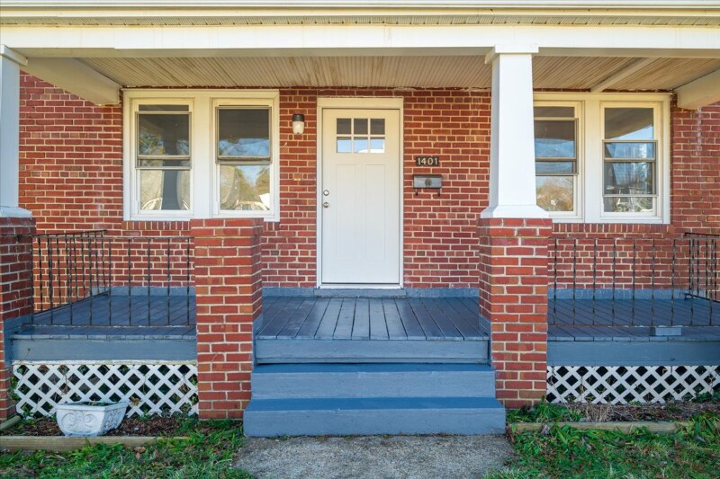 Building Photo - 1401 Byron St