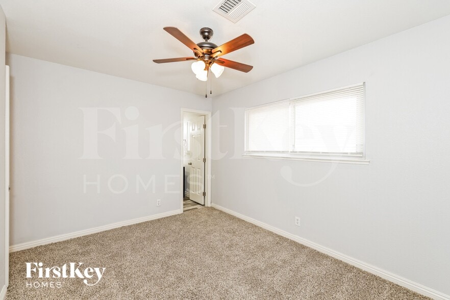 Building Photo - 2012 Bennett St