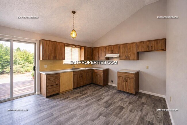 Building Photo - 3026 Meister Rd