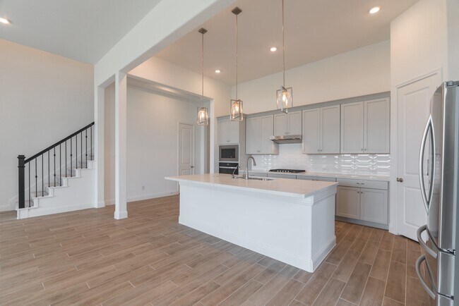 Building Photo - 11219 Tropical Forest Wy