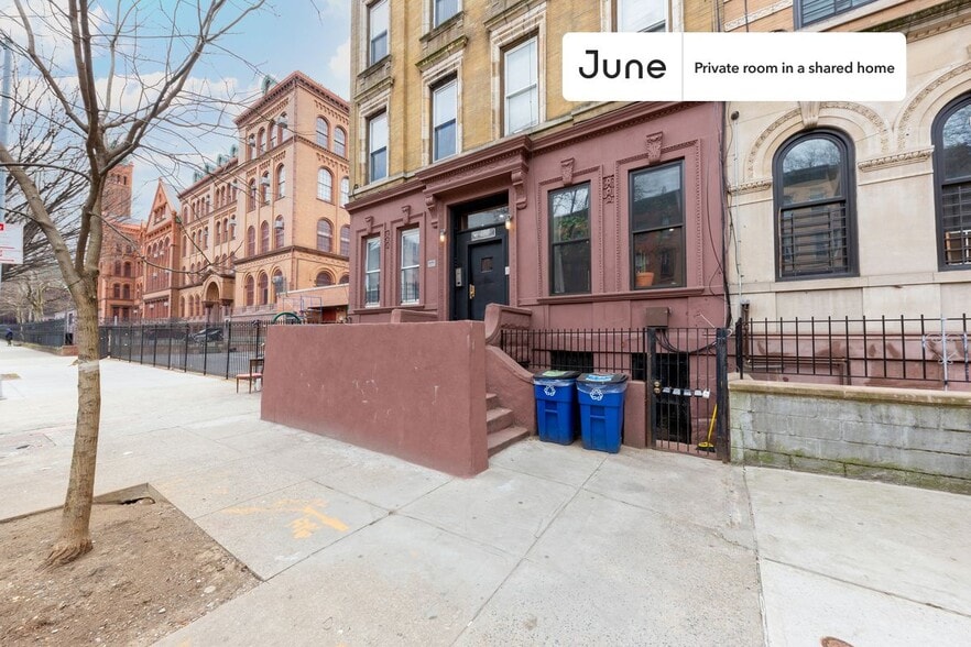 Building Photo - Room in Shared 4 bed/2 bath home in Bedford-Stuyvesant