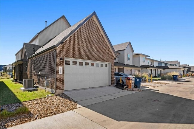 Building Photo - 2516 Simond Ave