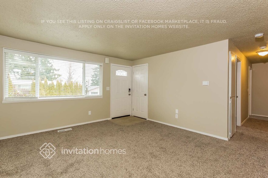 Building Photo - 1126 E 61st St