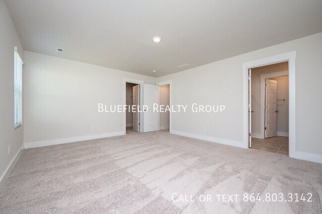 Building Photo - 69 Galley Ln
